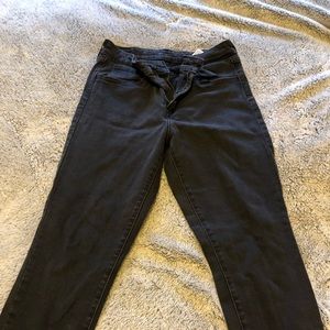 Levi’s black jeans